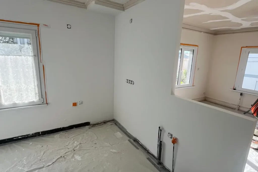 Rénovation cloison, plâtrerie et peinture d'une maison à Quimper